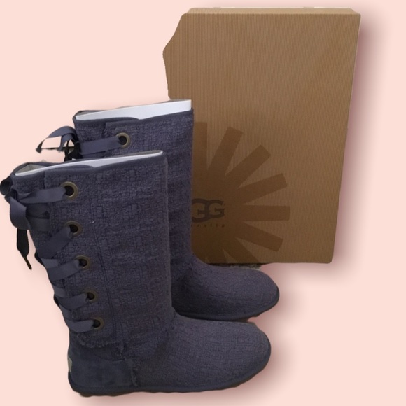 UGG Woman Heirloom Lace Up Boots - Picture 2 of 7